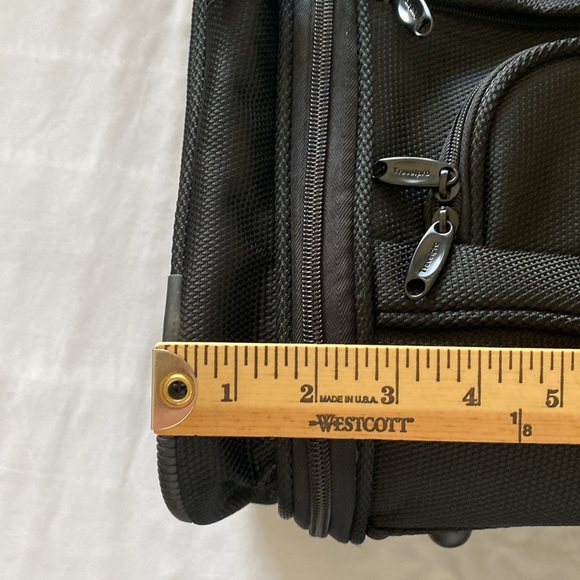 TravelPro Flight Pro 2 Black Black Expandable Duffel Bag NWOT - Picture 12 of 12